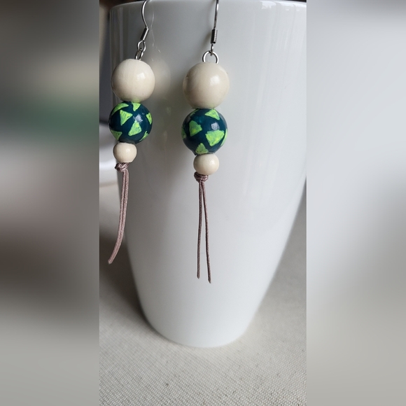 New handmade Necklace and earrings set - Picture 6 of 9